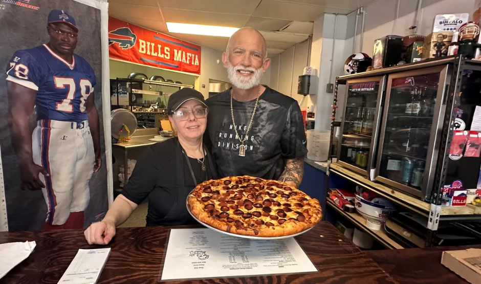 Polk’s Best pizza award-winning local pizzeria serving signature slice